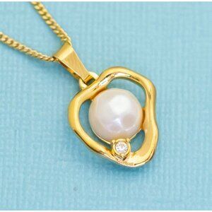 Vintage White Pearl Gold Tone Abstract Chain Link Elegant Necklace 18 inch - E37